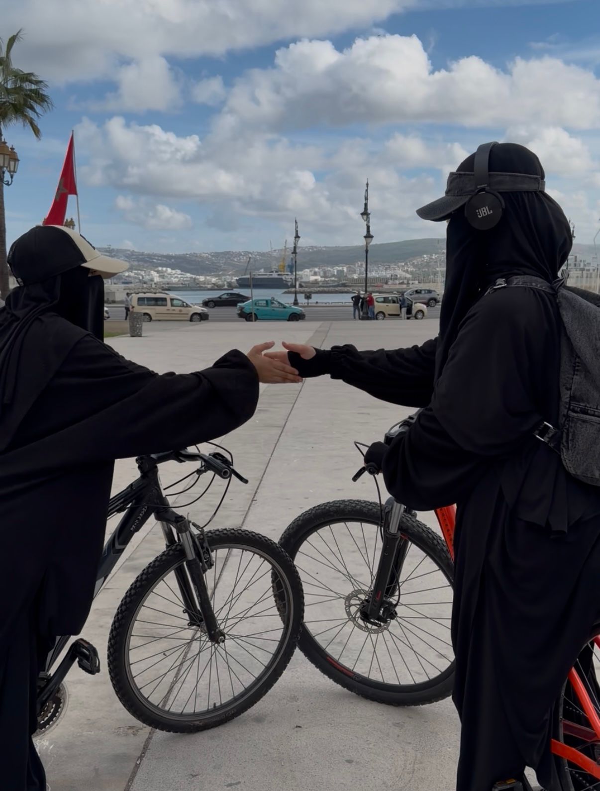 ENSEMBLE ABYL NOIR avec un col rond – Image 4